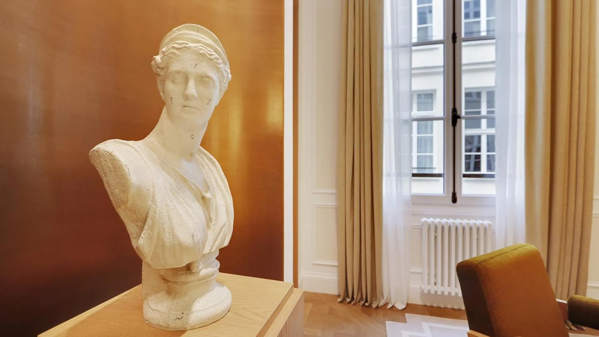 Thelander - Serviced In Louvre Apartment *